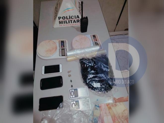 Drogas e objetos apreendidos no bairro Veneza II