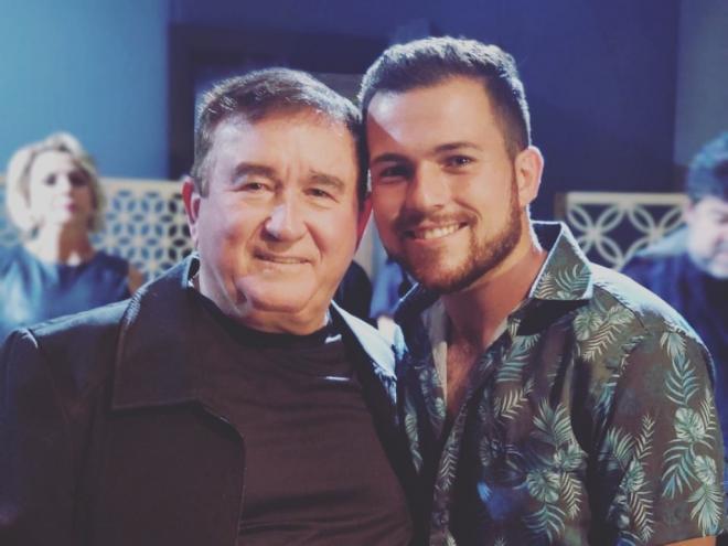 Rick Batista terá uma segunda participação em uma apresentação musical do seu pai, que será transmitida pela internet  