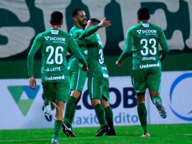 Resultados positivos em cinco dos oito times forçaram nova paralisação