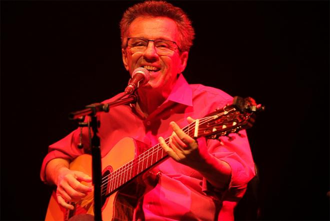 Péricles Cavancanti vai mostrar canções da peça A Farra da Terra