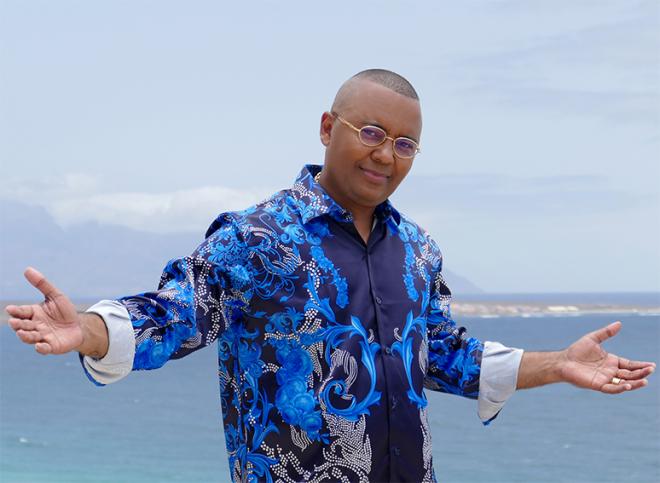 Sucessos como A Grande Família estarão no setlist de Dudu Nobre