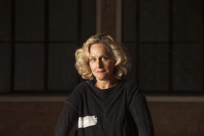 Regina Braga interpreta uma poeta norte-americana que morou no Brasil