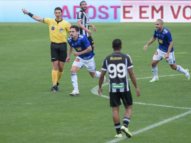 Maurício fez o gol que garantiu a terceira vitória celeste no Brasileiro