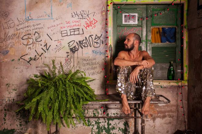 Marcelo Veronez fará uma releitura de canções do álbum Narciso deu um grito