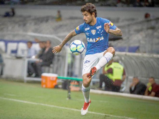 Patrick Brey e outros dois laterais-esquerdos não fazem mais parte do elenco celeste, além dos atacantes Welinton e Judivan