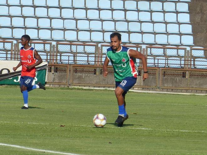 Meia é um dos atletas que iniciou a disputa do Módulo B pelo Tigre