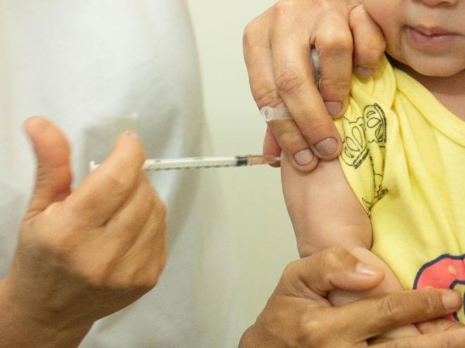 Campanha é voltada para crianças e adolescentes menores de 15 anos 