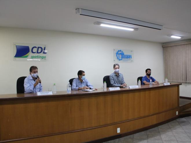 Encontro foi realizado na sede da Aciapi e CDL, nesta segunda-feira