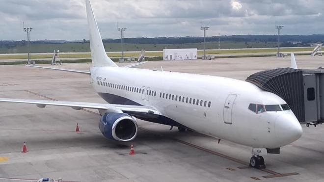 Ontem chegou ao aeroporto em Confins, o 21º voo trazendo brasileiros deportados dos Estados Unidos 