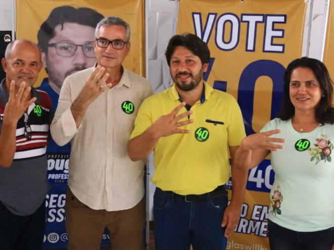 Em campanha pela reeleição Douglas Willkys aproveitou presença de parlamentares para esclarecer o assunto que vem sendo tratado de forma insistente pelos adversários que é a da taxa de esgoto 