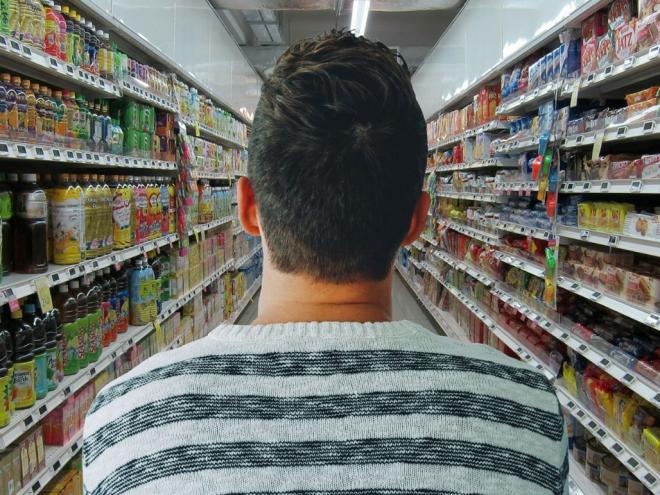 Funcionários negaram ao cliente acesso ao banheiro do supermercado