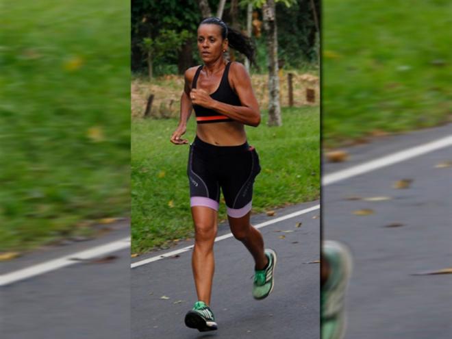 Marilélia Rocha participa de corrida em ação para divulgar o Dezembro Laranja