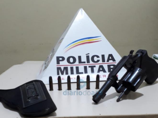 Revólver calibre 38 deixado para trás por uma pessoa não identificada no bairro Bela Vista