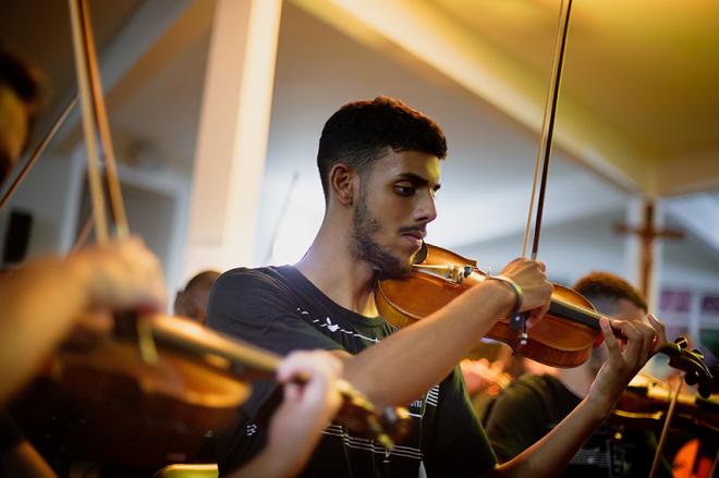 Os estudantes adquirem uma vivência musical em um ambiente profissional