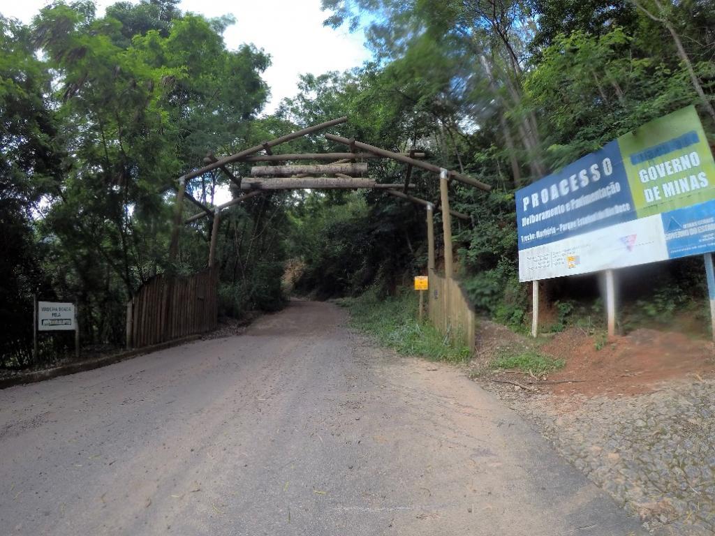 Obra da Estrada Parque, que liga Marliéria à portaria do Parque Estadual do Rio Doce está parada desde 2012