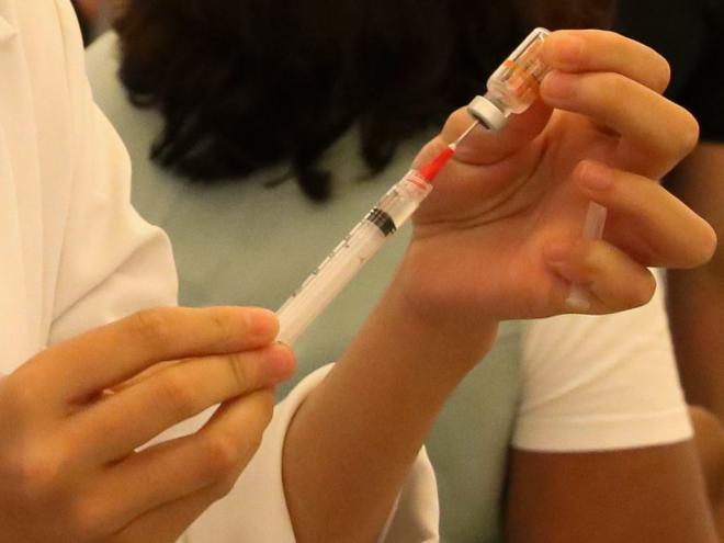 Prefeito do Rio afirmou que doses chegaram ao fim e aguarda envio de novas remessas para dar sequencia do programa de imunização 