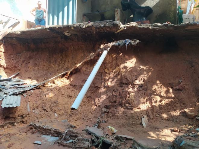 Chuva causou estragos em alguns pontos da cidade