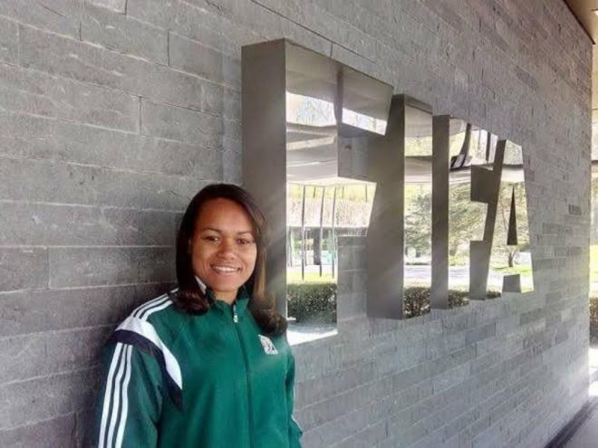 A ipatinguense fez parte do quadro da Fifa, o que a levou a bandeirar jogos na Copa do Mundo de 2015