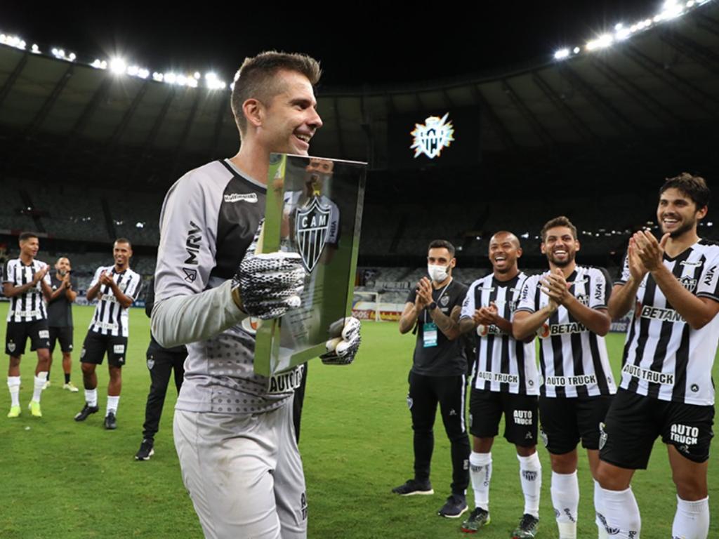 Depois das homenagens recebidas no Mineirão, após a vitória por 3 a 0 sobre a URT, pela rodada de abertura do Campeonato Mineiro, o goleiro Victor concedeu entrevista coletiva e destacou a sensação de dever cumprido, pela brilhante trajetória com a camisa alvinegra, e gratidão, por tudo que viveu no Atlético.