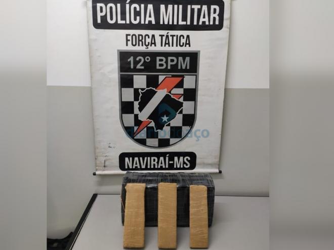 A mala, com as barras de maconha, estava com a adolescente hospedada em um hotel