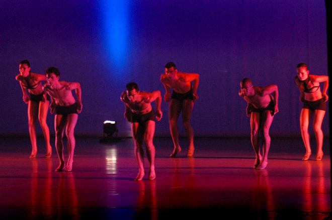 Antes Que Tudo Pare, coreografia Rodrigo Giése mostrada em 2009