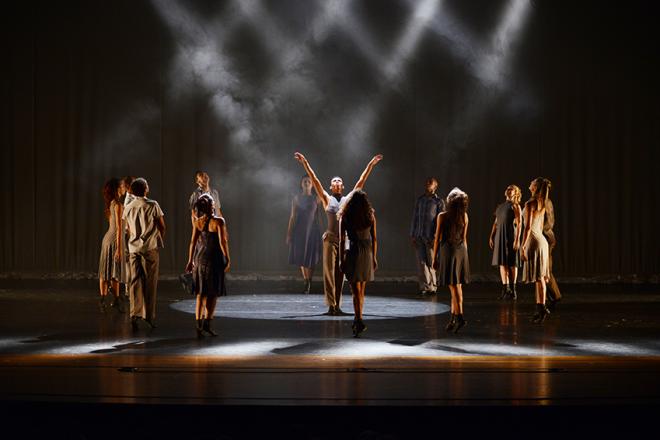 Coreografia de Rodrigo Giése com bailarinos do Vale do Aço, em 2014