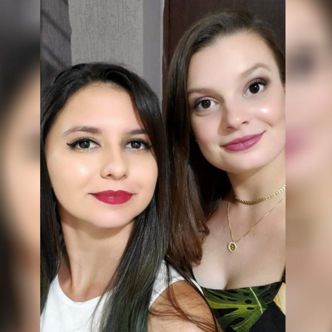 Paola Comine e Gabrielle Mól trabalham com produção de ovos de páscoa caseiros desde 2018