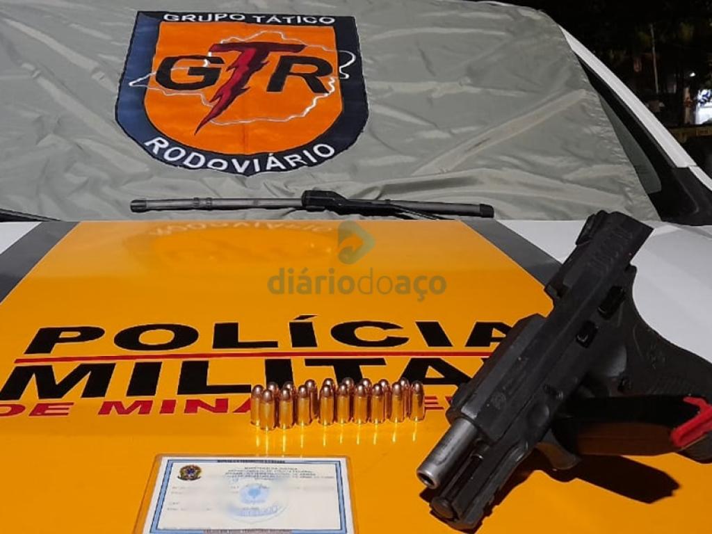 Esta arma estava em um veículo abordado em Timóteo por uma equipe GTR da PM Rodoviária