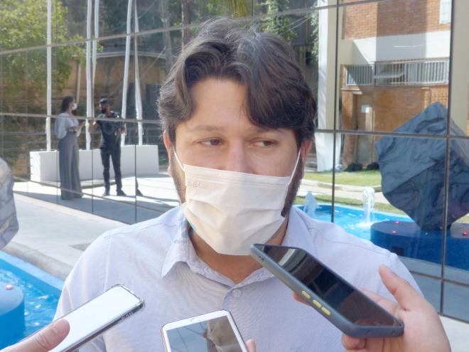 Douglas Willkys destacou que a população precisa manter as medidas preventivas, como uso de máscara 