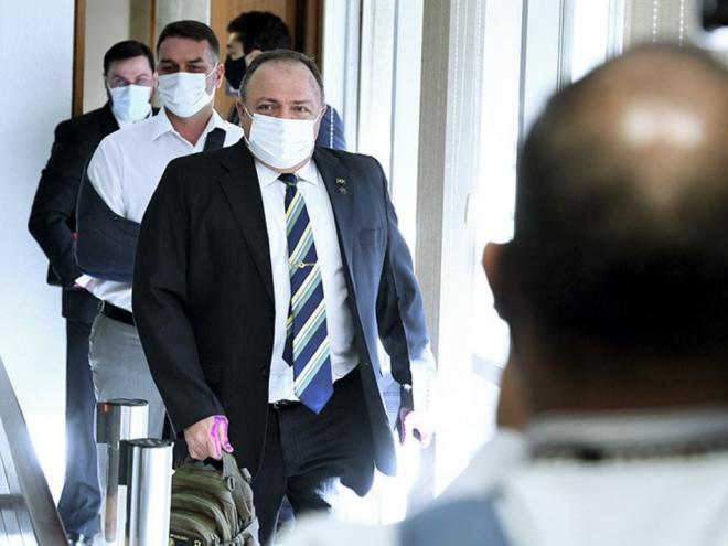 Eduardo Pazuello ao chegar à audiência na CPI nesta quarta-feira
