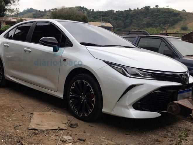 Corolla apreendido com o suspeito de ser o chefe do tráfico preso pela PM