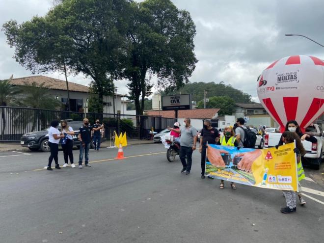 Blitz educativa do Maio Amarelo foi realizada nesta quinta-feira, no Centro de Ipatinga