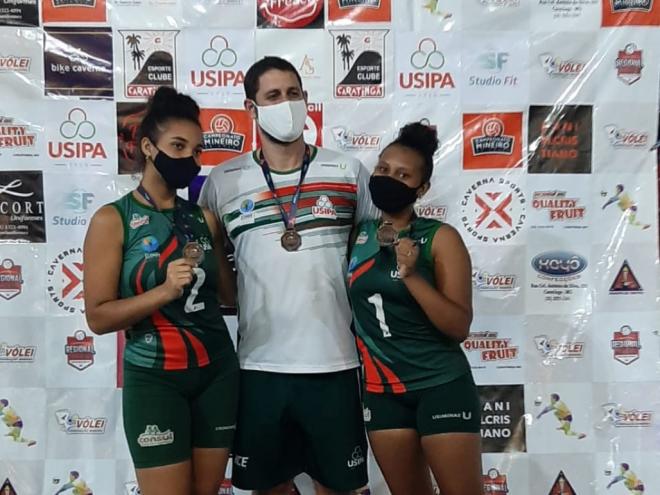 As atletas da categoria Sub-18 Emilly Luma e Kamilla Rosário ficaram com o bronze