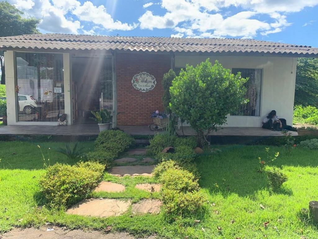 A Casa do Artesão Matizes é uma associação que reúne artesãos das mais diversas técnicas