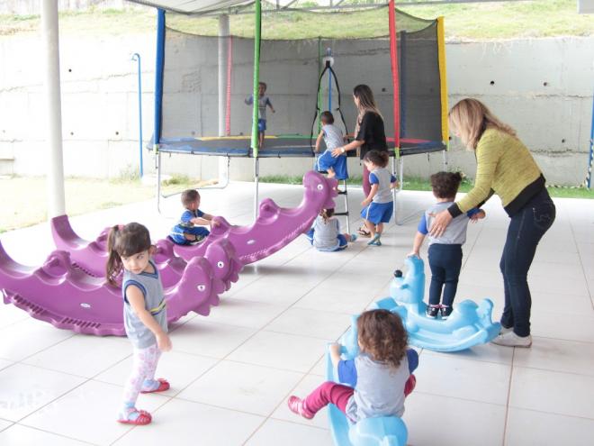 Meninos e meninas voltarão para as salas de aula no município