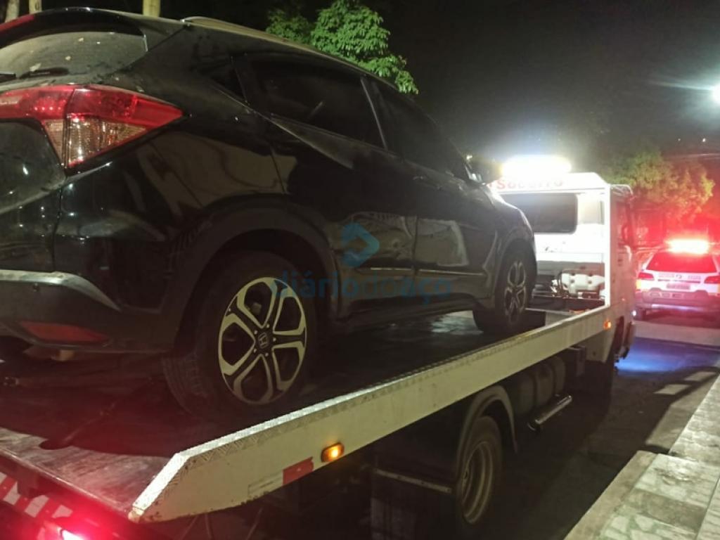 O Honda HR-V foi apreendido e removido ao pátio credenciado pelo Detran, em Ipatinga