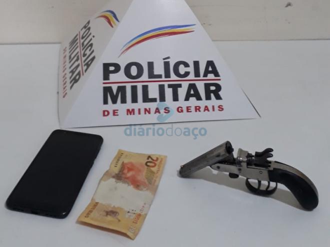 A garrucha que estava com um jovem apreendido no Bromélias, em Timóteo