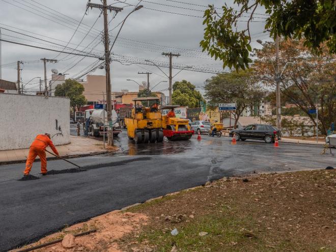 A obra foi necessária para sanar problemas na estrutura asfáltica aplicada no ano de 2020