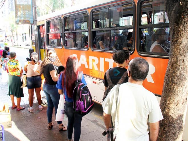 Empresa afirma que motoristas e cobradores não acumulam tarefas