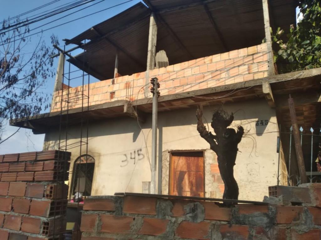 Quem puder ajudar pode procurar a catadora de recicláveis no número 345, da  rua Omar Coutinho, no Centro de Ipaba da rua 