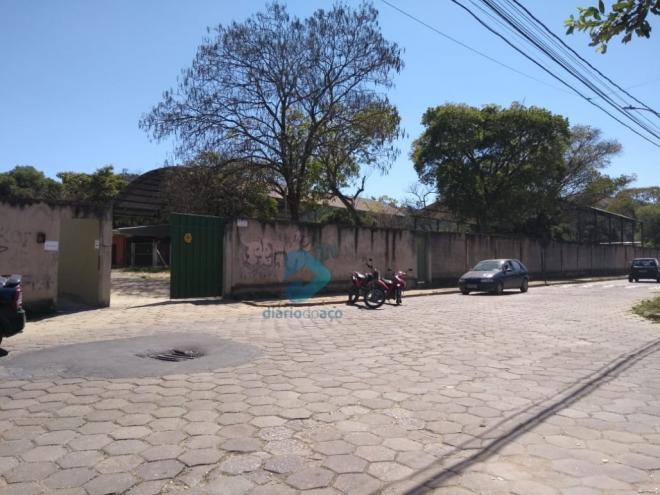 Sedes próprias do batalhão e da Superintendência Regional de Ensino devem ser erguidos no terreno ocupado pela Escola Polivalente 