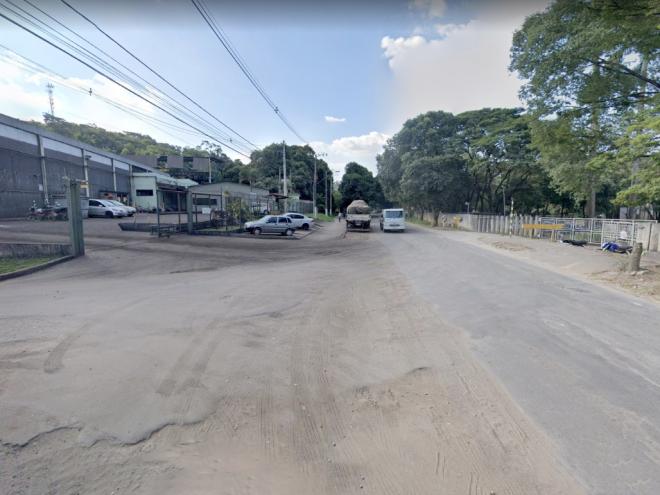 Executivo de Timóteo avalia resolver problemas como a infraestrutura na Avenida Pinheiros