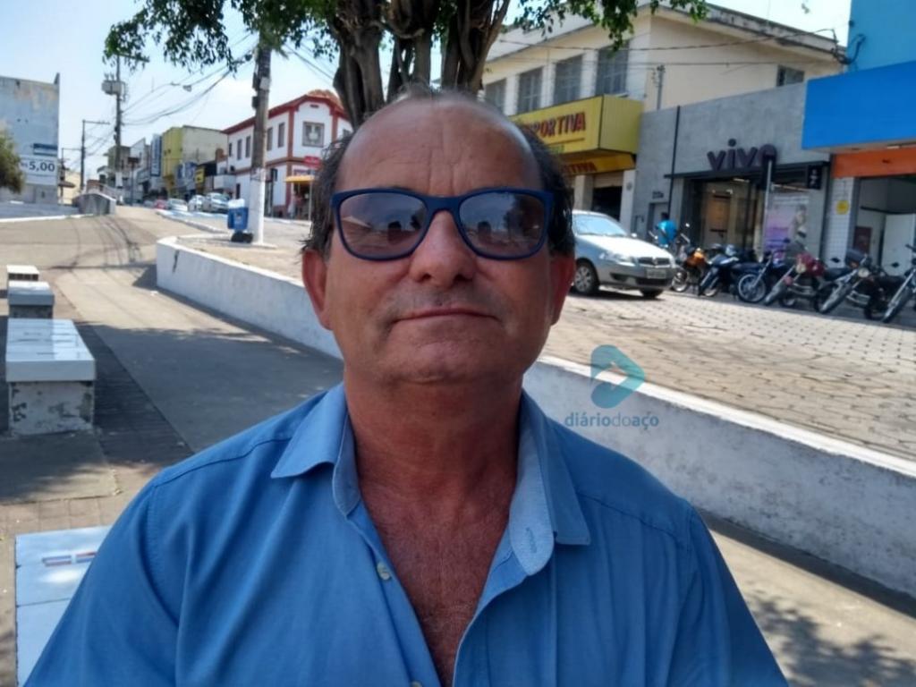 José Ferreira, comerciante, Pingo-d'Água - ''Eu particularmente não gosto do horário de verão e não gostaria que voltasse, prefiro que deixem como está''