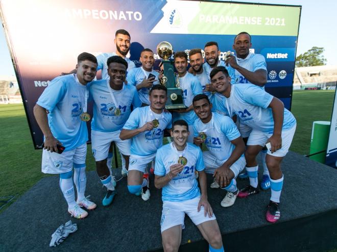 Equipe bateu o Cascavel nos pênaltis para erguer o troféu