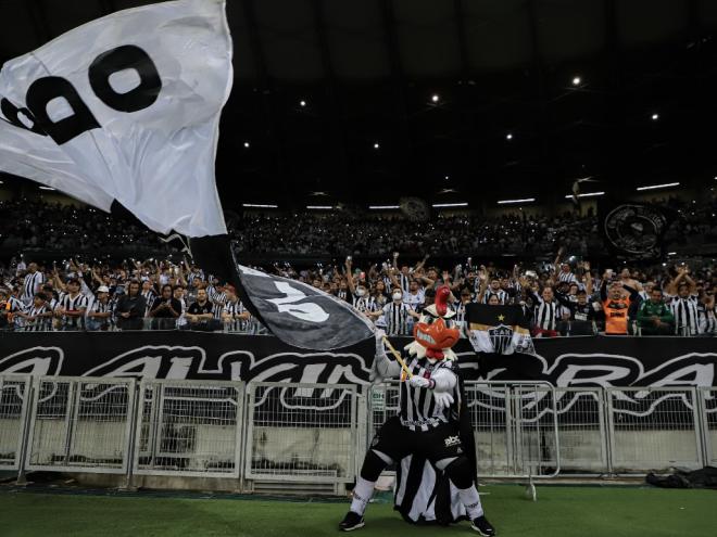 Os estádios da capital poderão receber mais torcedores a partir de agora