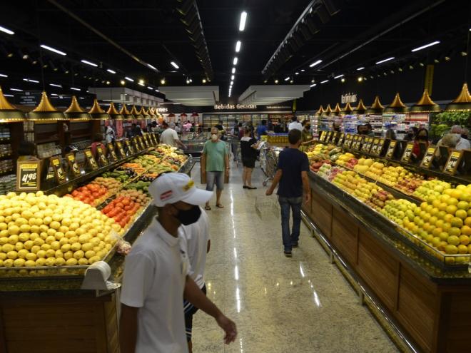  Supermercados e outras lojas do setor estarão de portas abertas das 8h às 18h, em Ipatinga, e das 8h às 14h em Timóteo e Fabriciano 