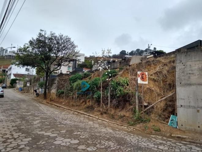Período chuvoso é propício a erosões que espalham lama em ruas próximas 
