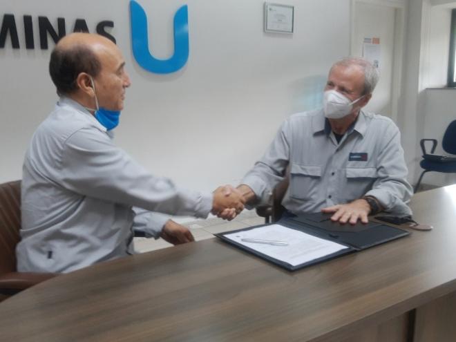 Solenidade que formalizou a doação da área da Usiminas para a AAPI foi assinada no dia  26 de outubro, pelo presidente da Usiminas, Sergio Leite e o presidente da associação, Jair Antônio dos Santos