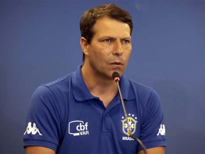 Leonardo Gaciba não comanda mais a arbitragem do futebol brasileiro