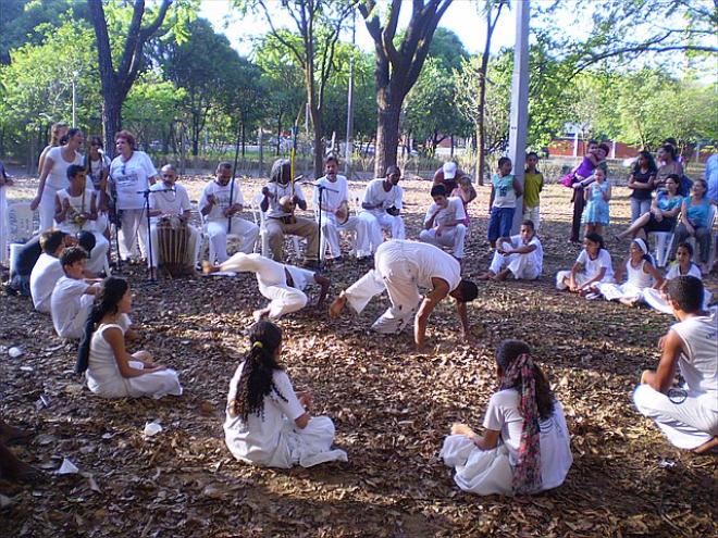 O Centro de Estudos da Cultura Ancestral Brasileira  Lenço de Seda-Cecab   foi fundado, em 1977, por Reginaldo Consolatrix Maia, o mestre Veio